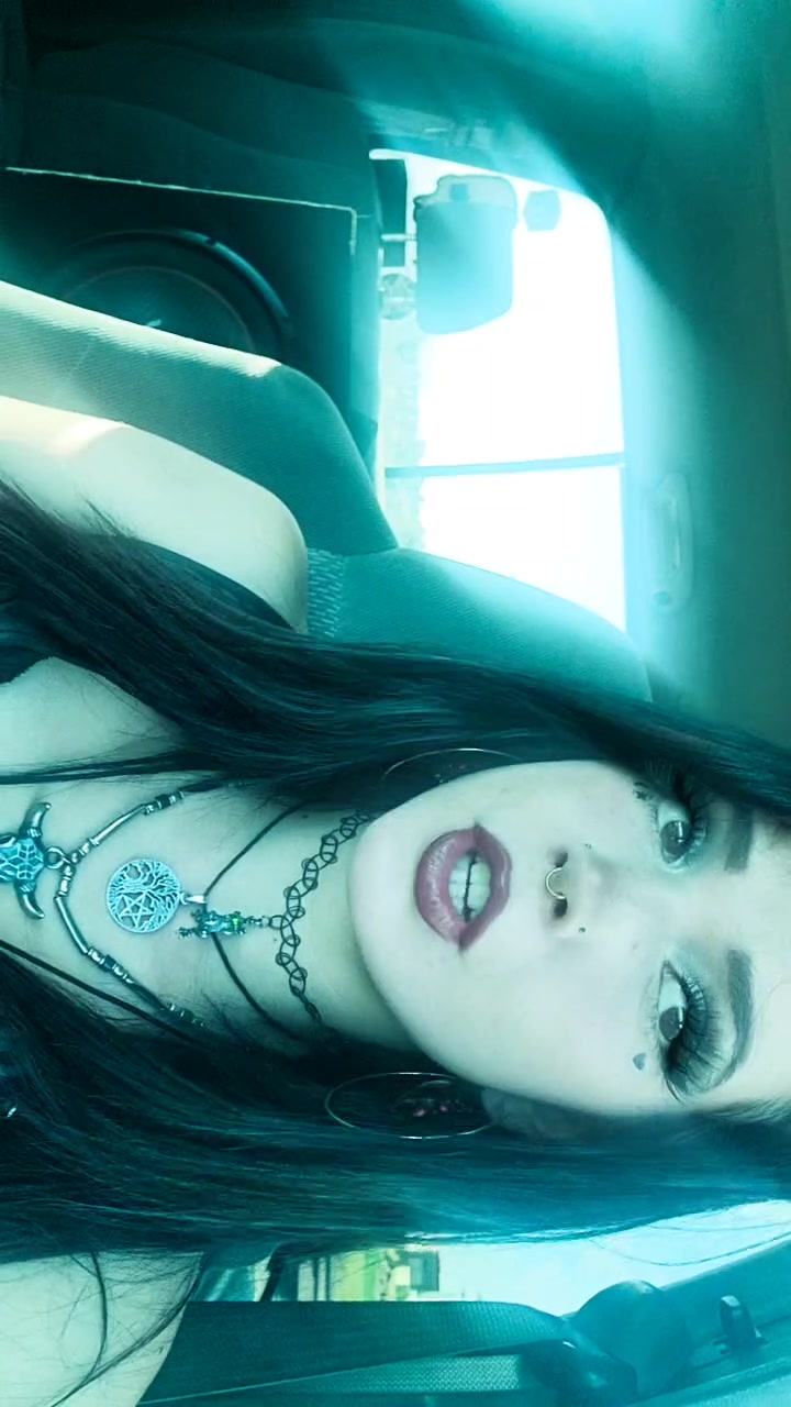 @𝔑𝔶𝔵 𝔇𝔯𝔲𝔢