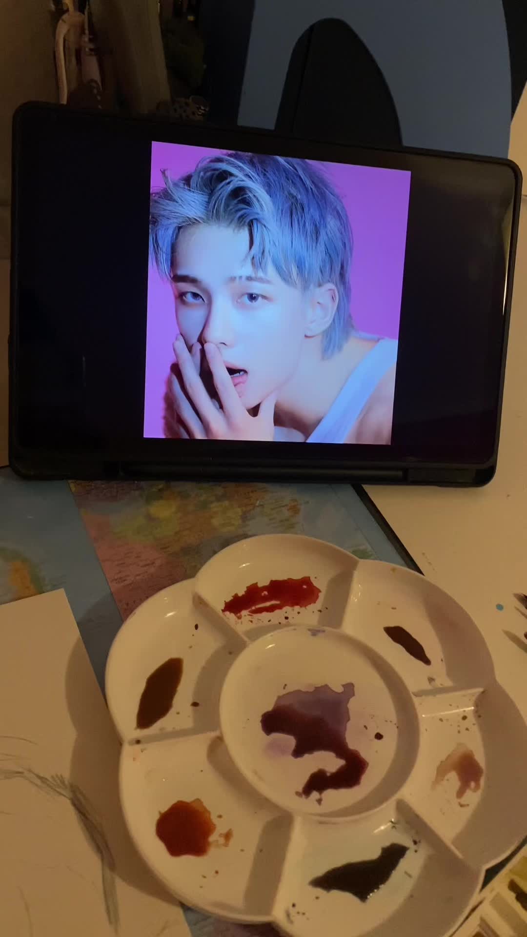 @<3