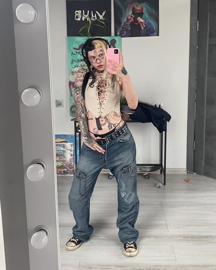 @Lyalya28