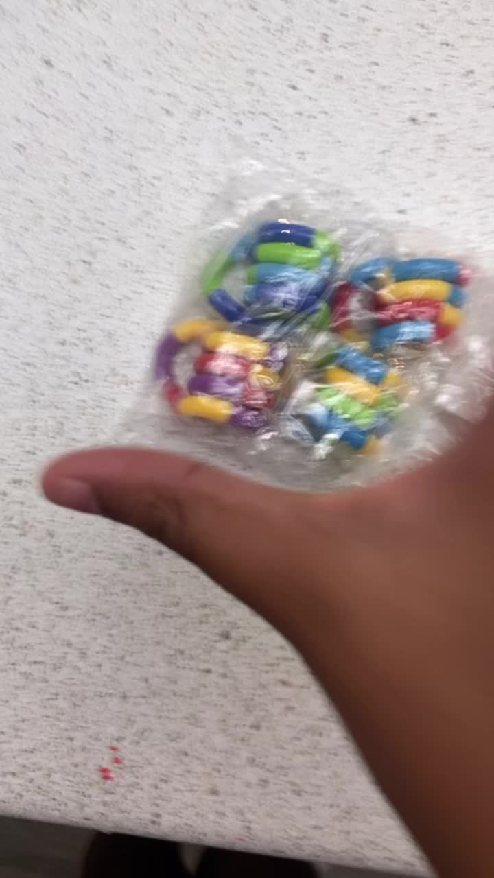 @UhM dId YoU bReAk My FIDGETS-
