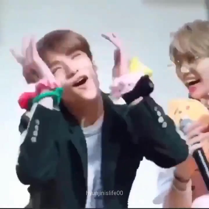 @Hyunjin' wifeu🍀