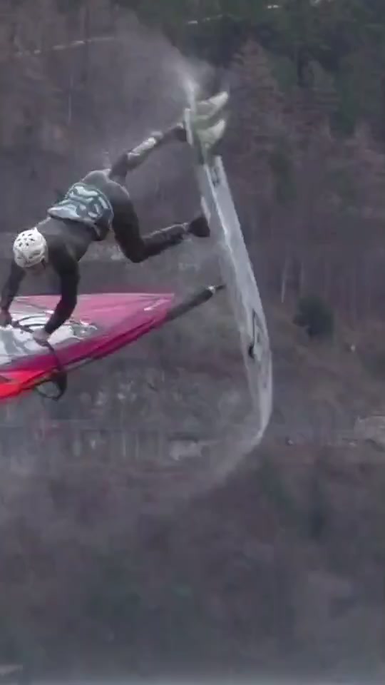 @windsurfcrashs