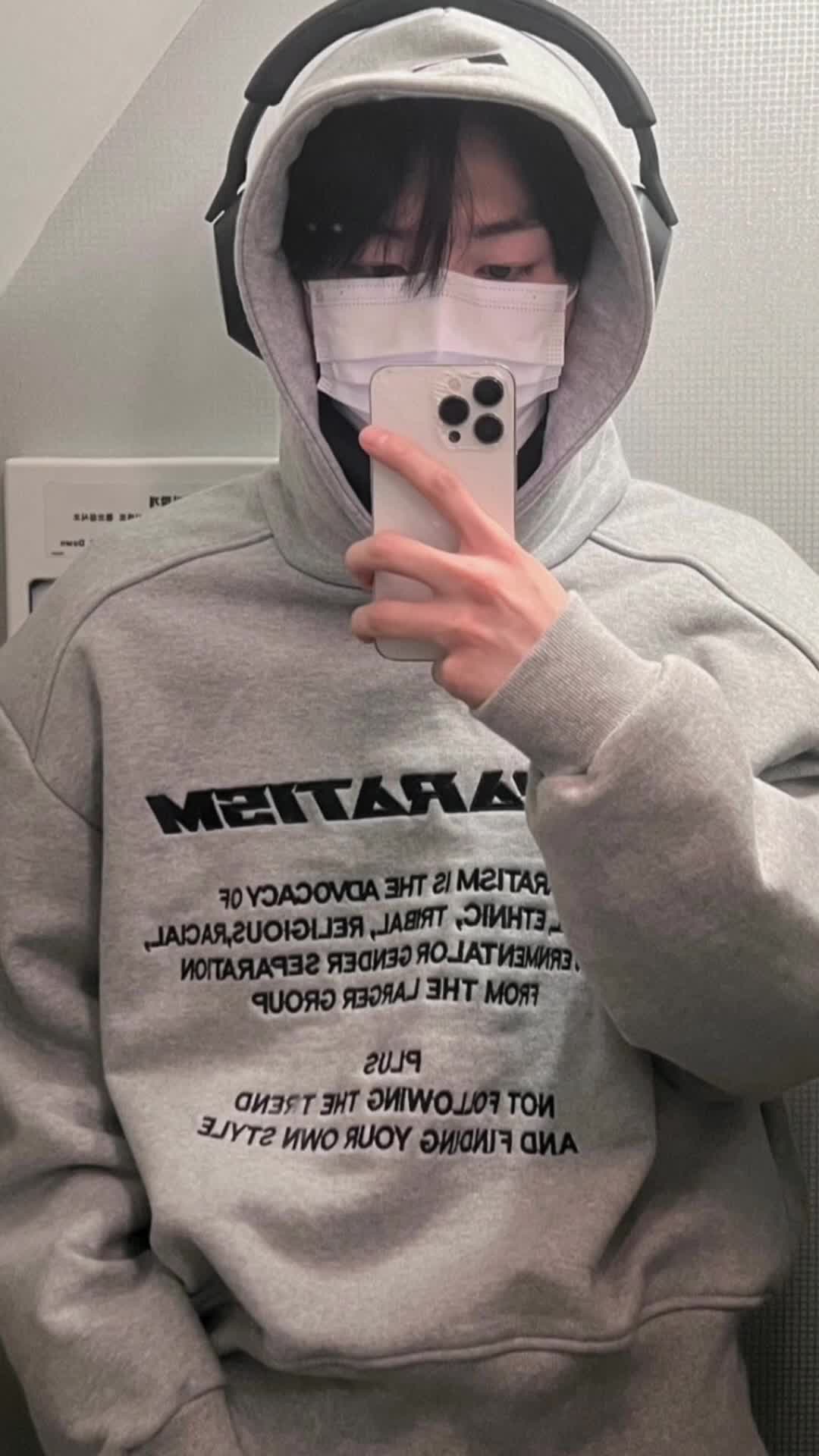 @🦦