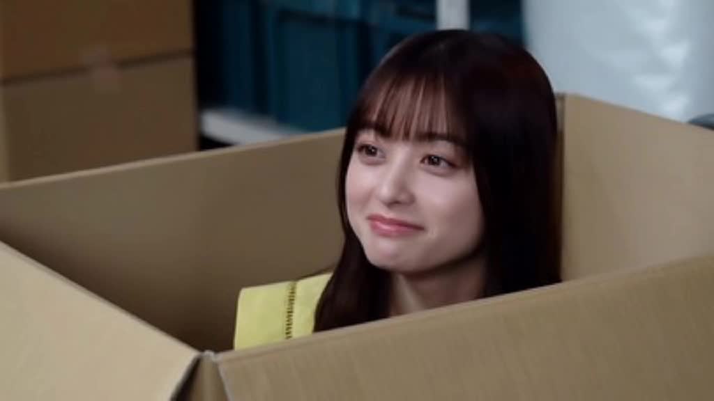 @><