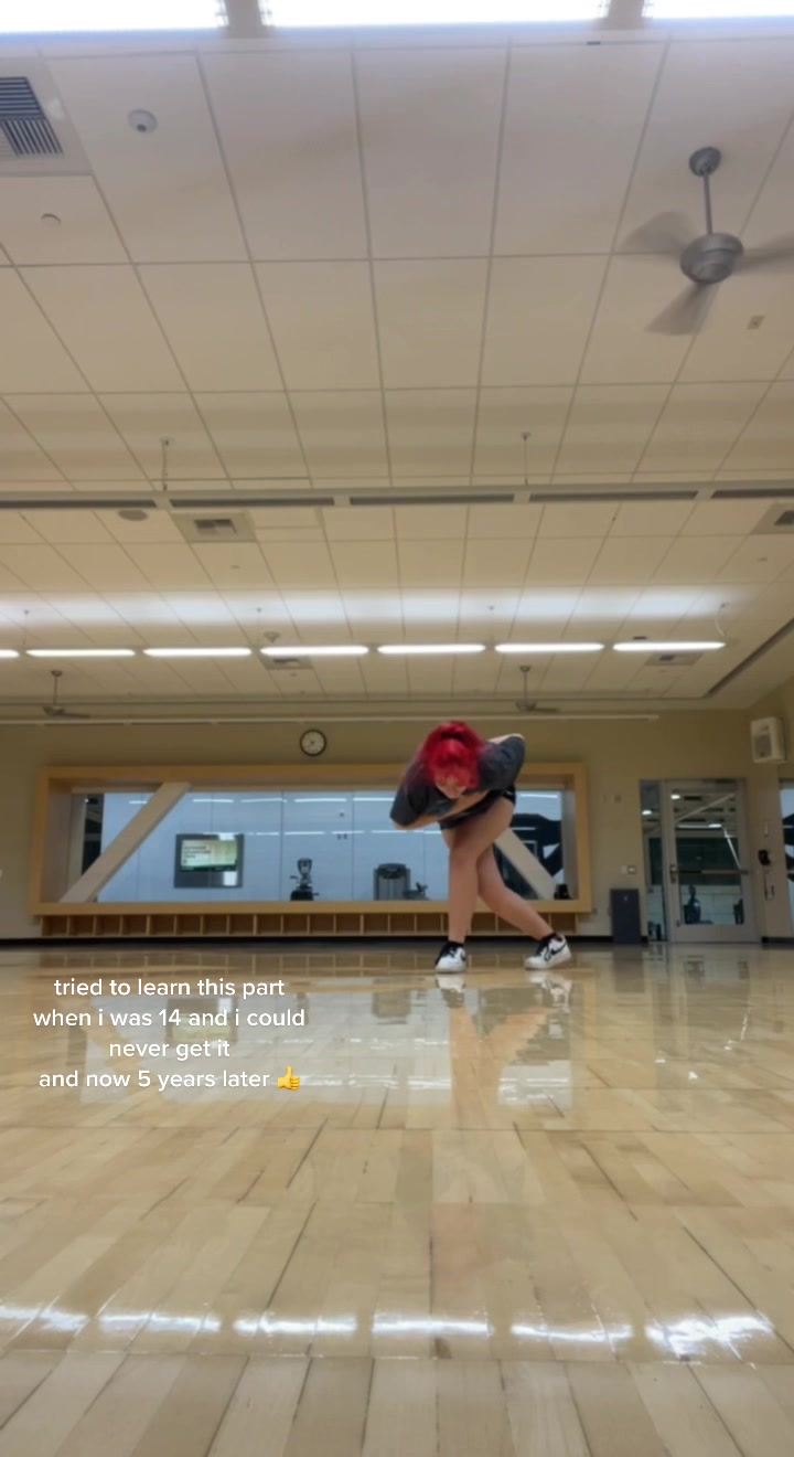 @🐝