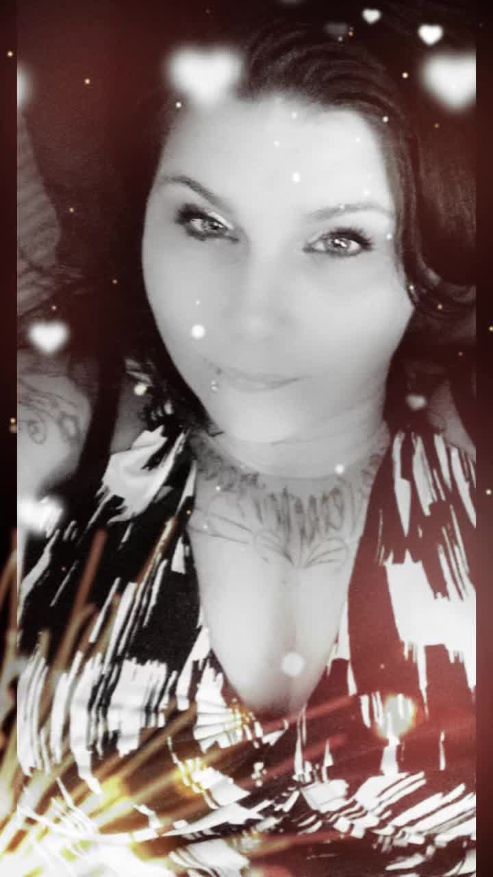 @Thickthighsandprettyeyes42