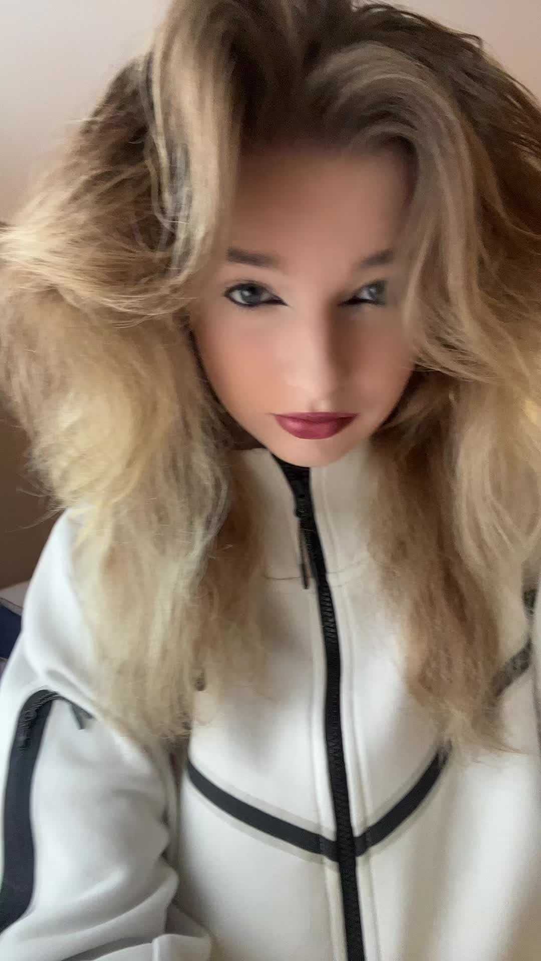 @M4RY