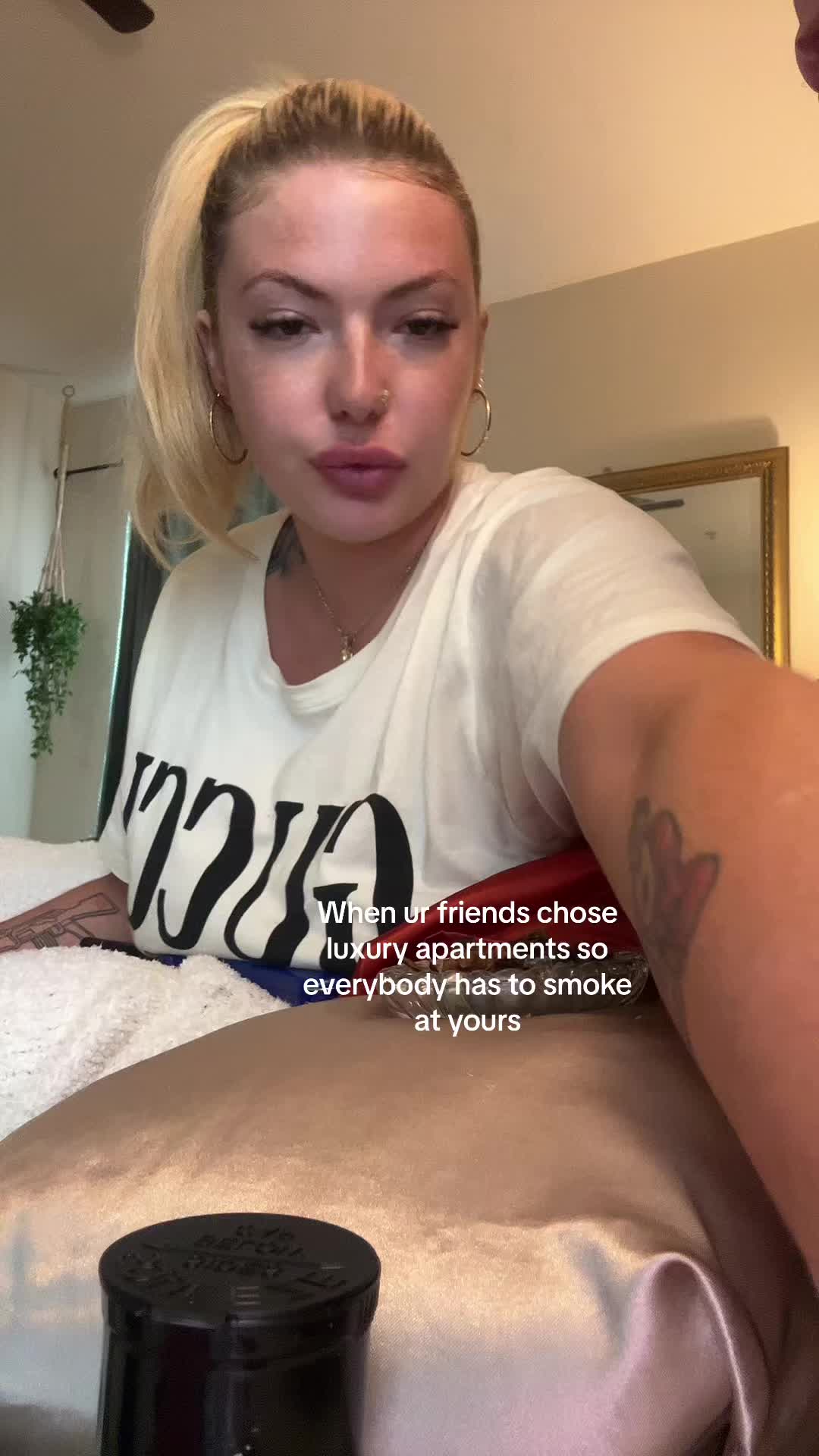 @Bella