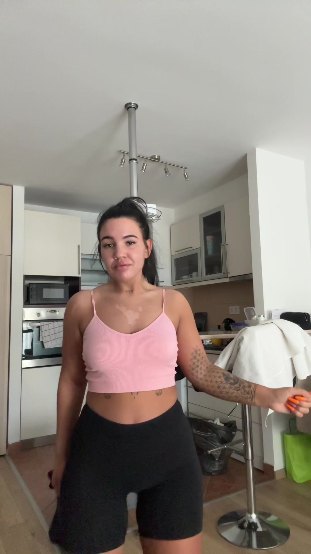 @𝐃.