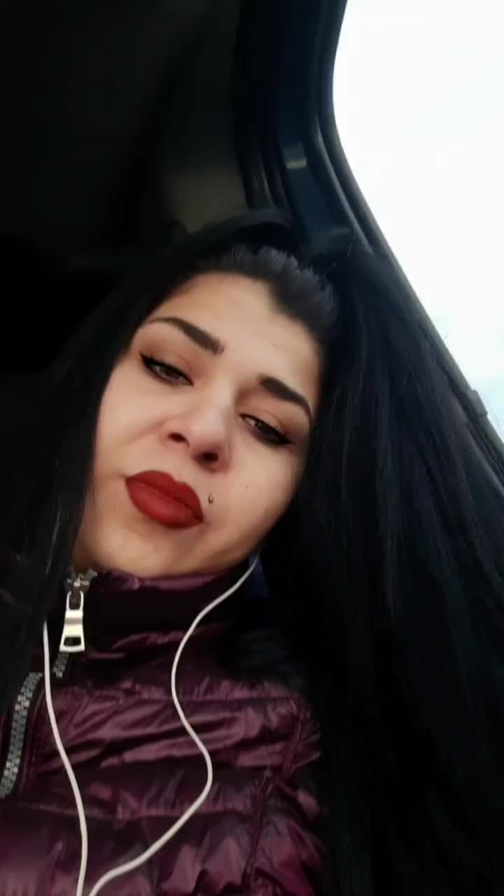 @varodimariana425