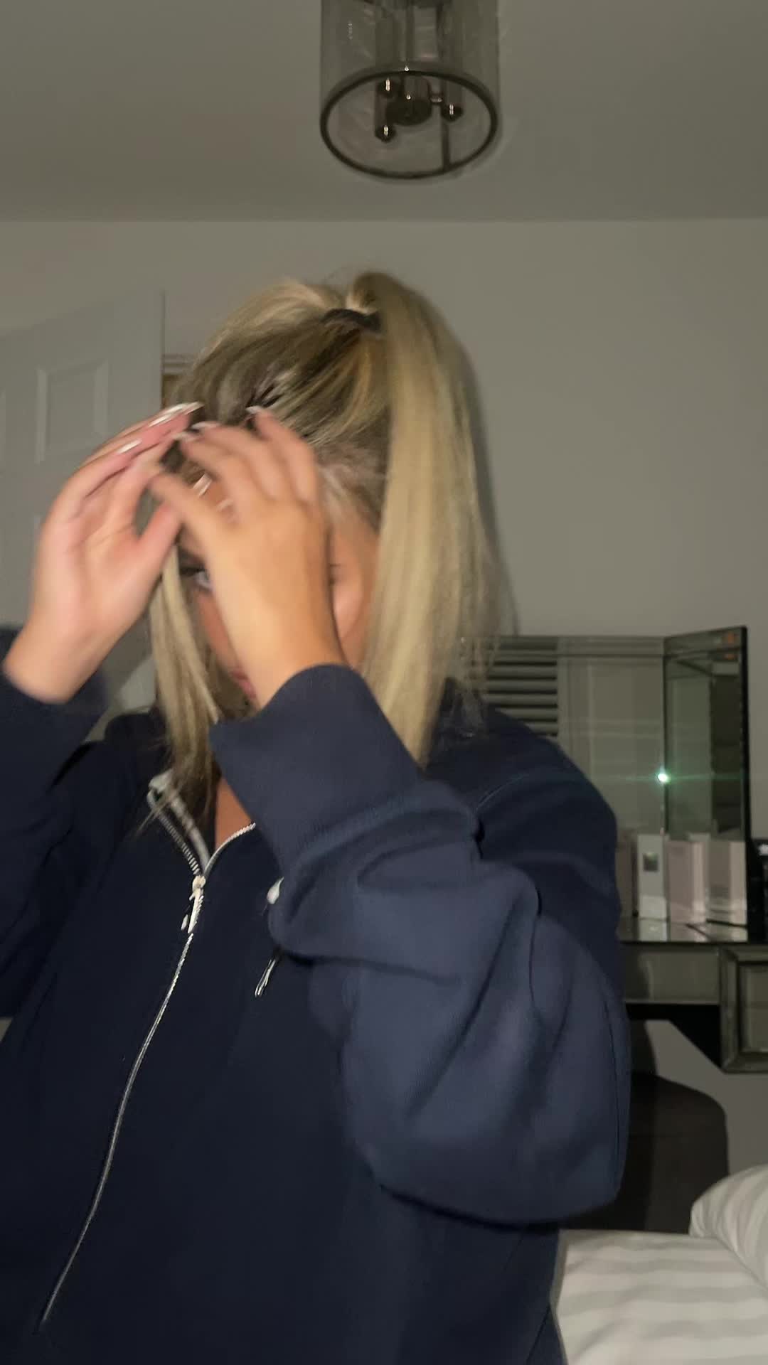 @Ella