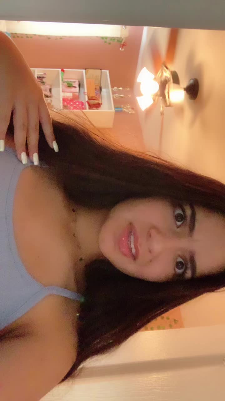 @<33🎭