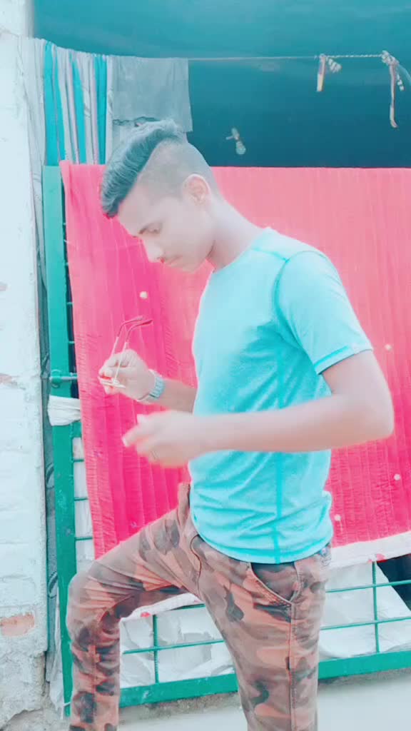 @cute boy moin