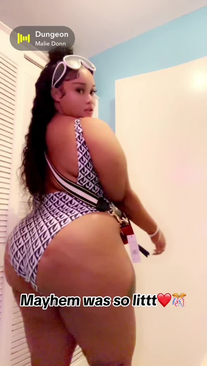 @Bigbattychrissy