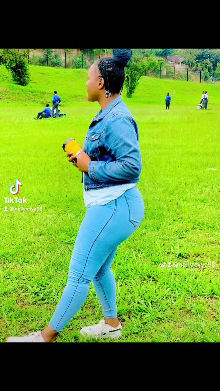 @NellyMiya98