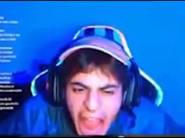 @ELHOMBREQUE