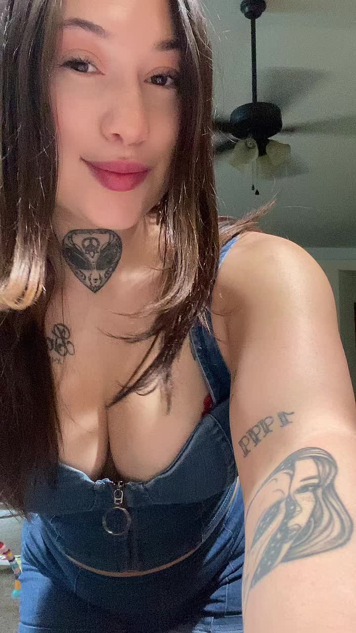 @Selena 🦋