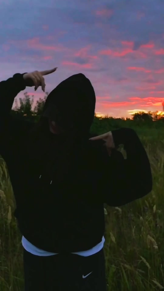@𝕶𝖗𝖎𝖘 𝖁𝖆𝖓𝖉𝖊𝖗