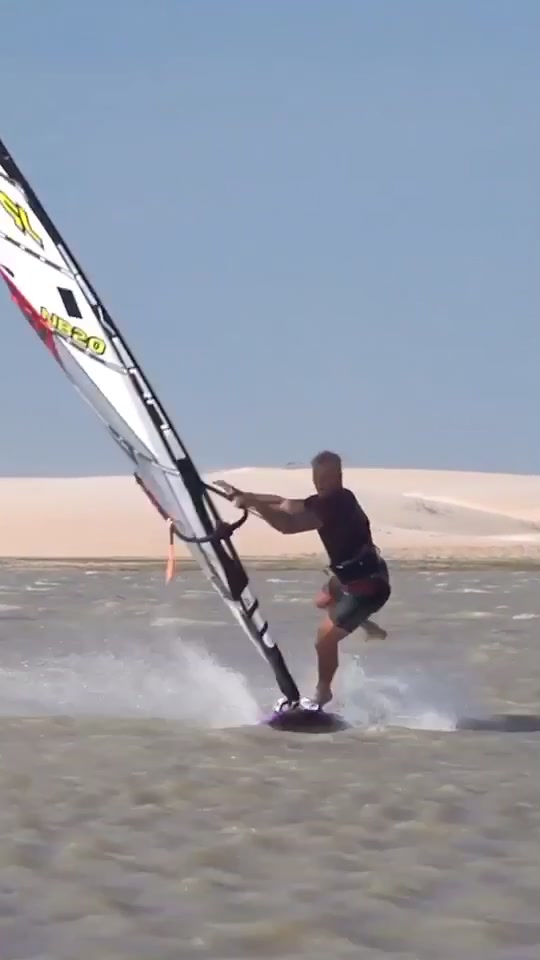 @windsurfcrashs