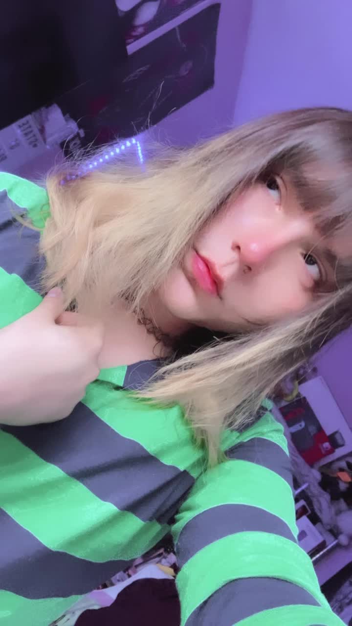 @Tuwaifu