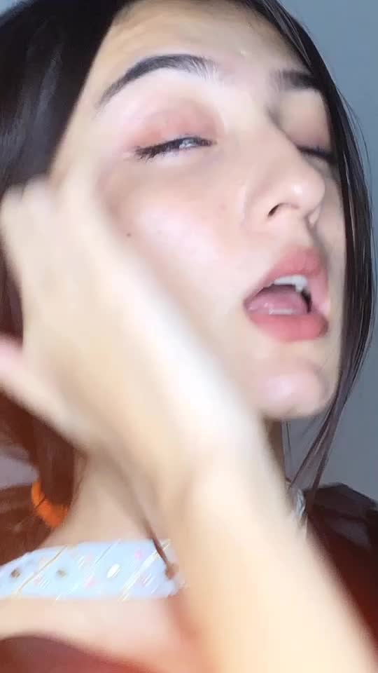 @Oviyaaa🌔