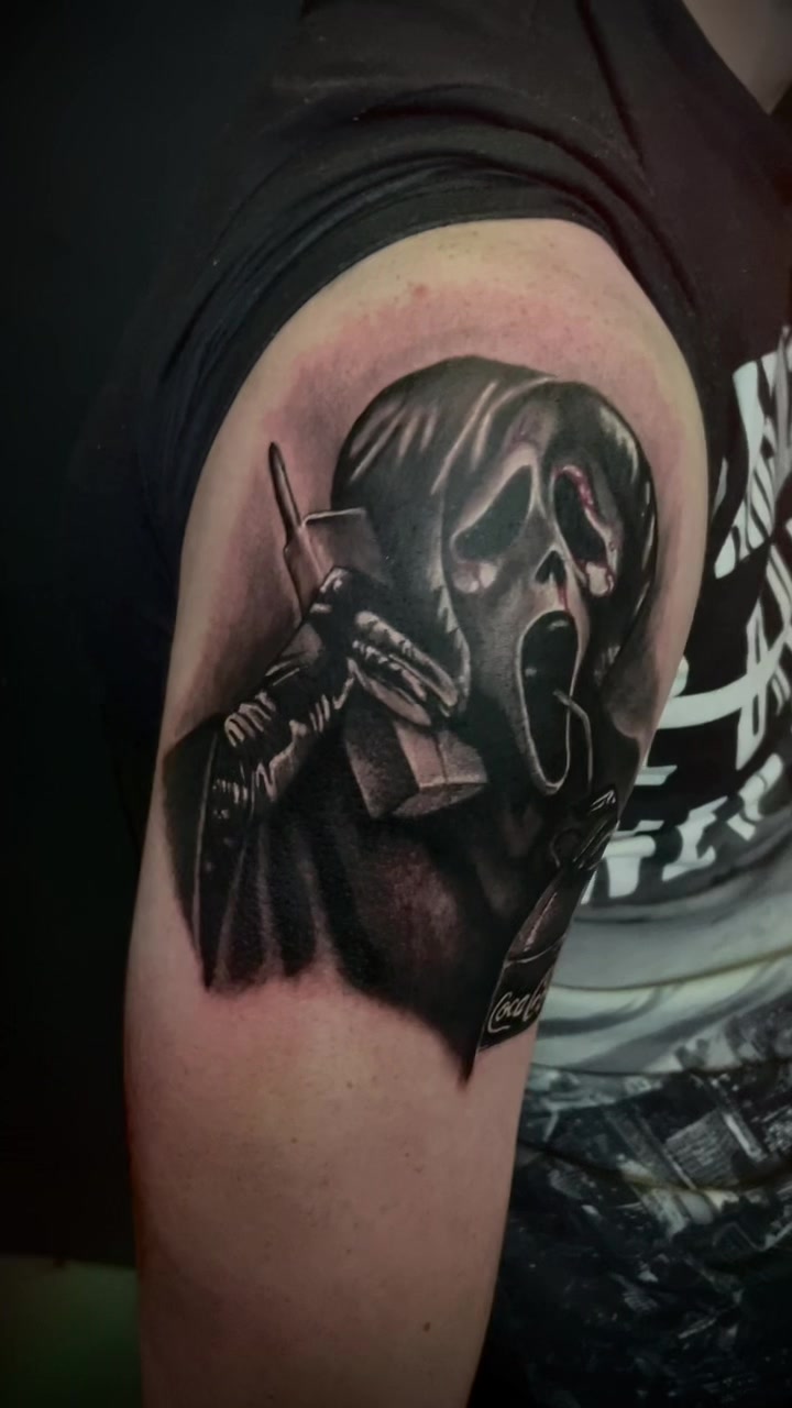 @Lowri Elizabeth Tattoo