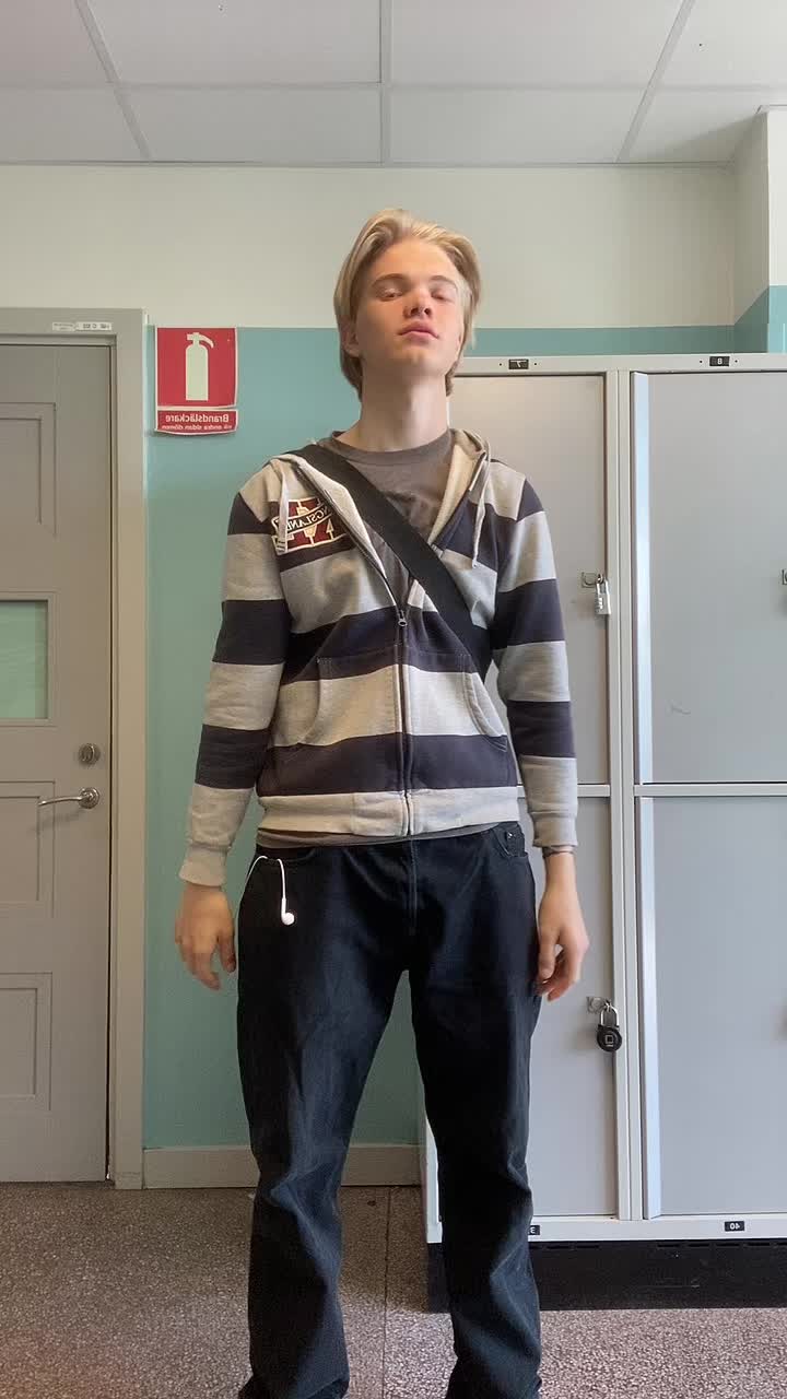 @👩&zwj;🎤👩&zwj;🎤