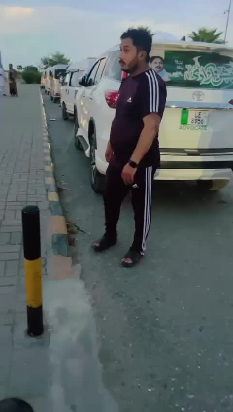 @Buttitude 👑 🇵🇰🇬🇧