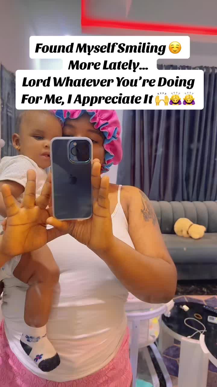@Nails_by_Dara