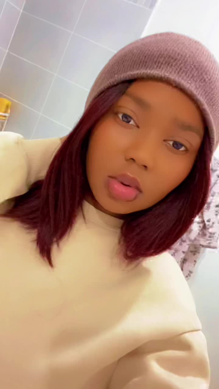 @Queen estha👑