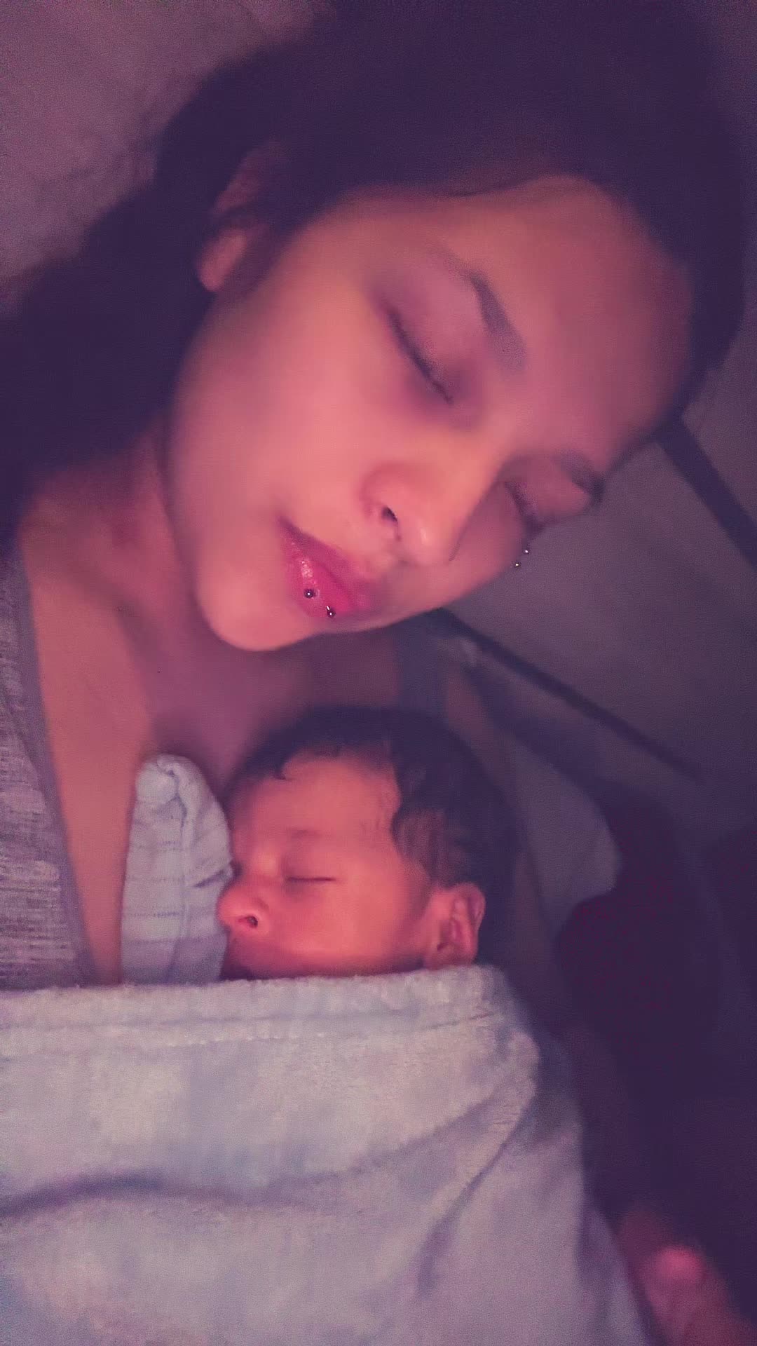 @Mama_Alexis/SAHM