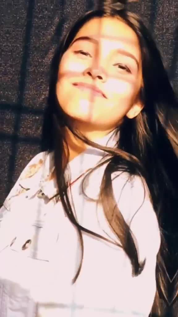 @_anu_