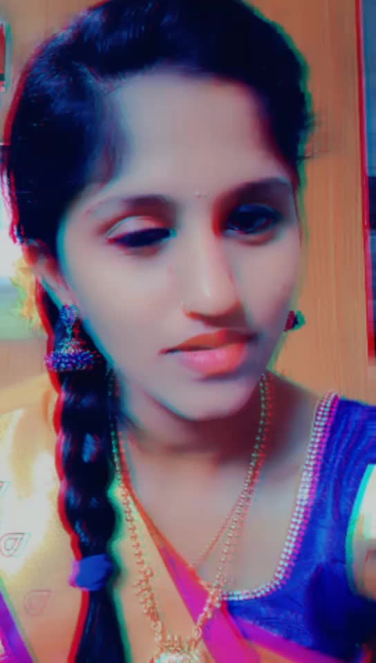 @👑PRIYA💜
