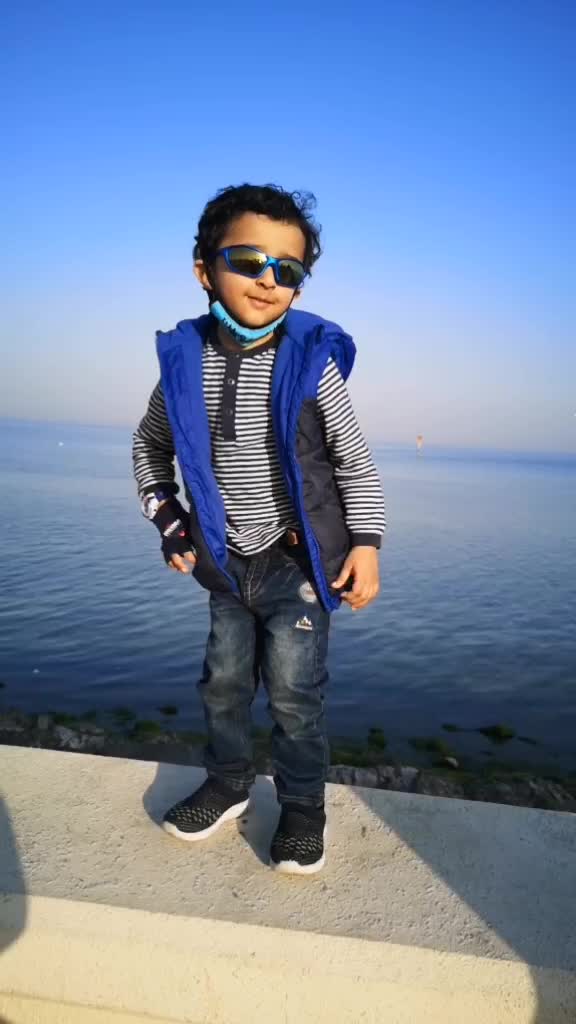 @Alyan..Khan😘
