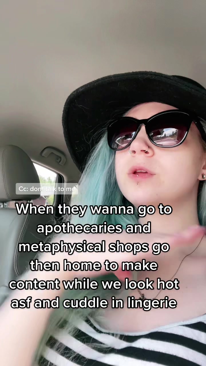 @Mercedes🏳️🌈