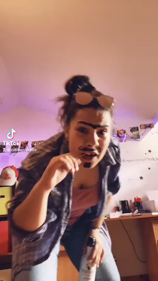 @CatitaMalveiro