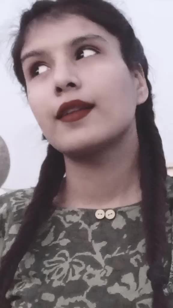 @🐾Radhika🐸