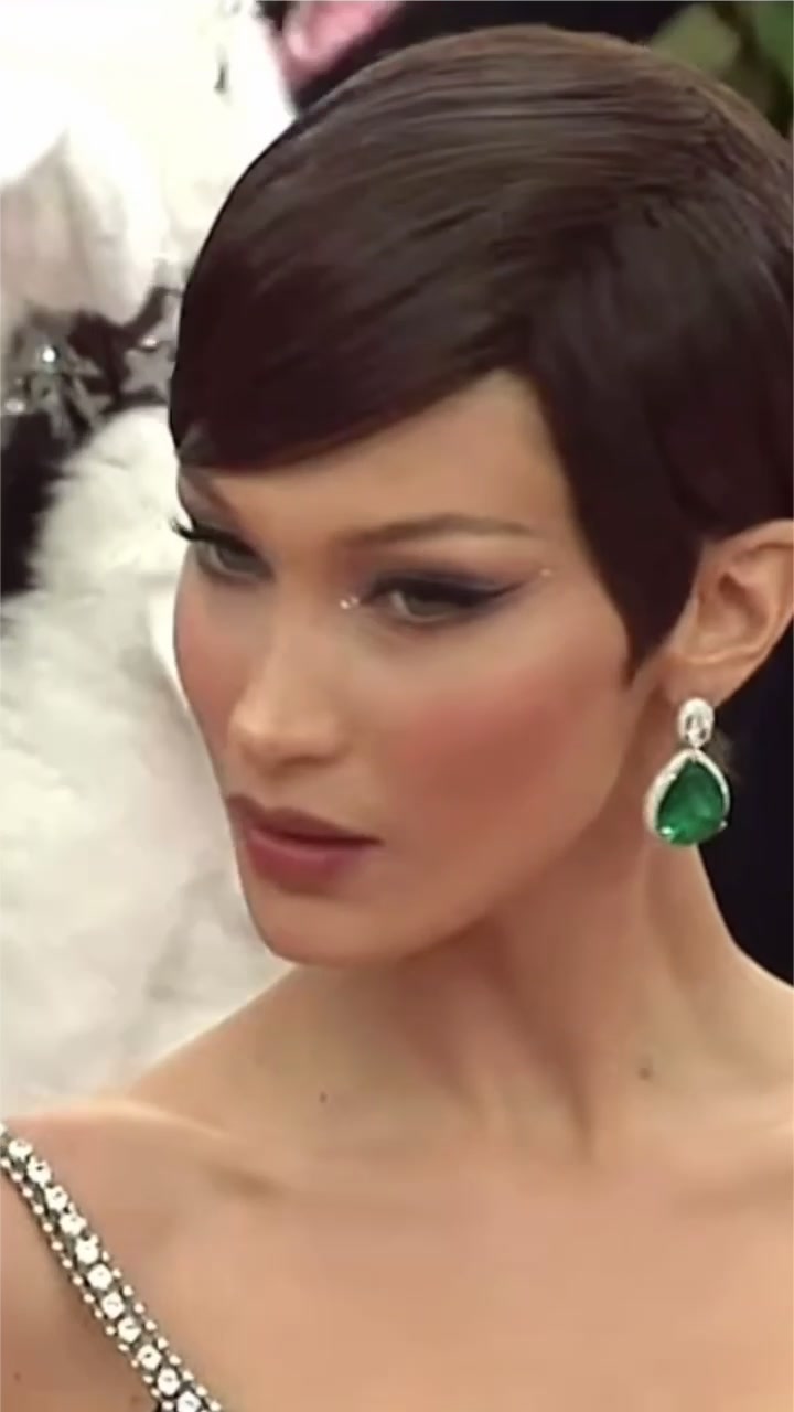@Bella Hadid