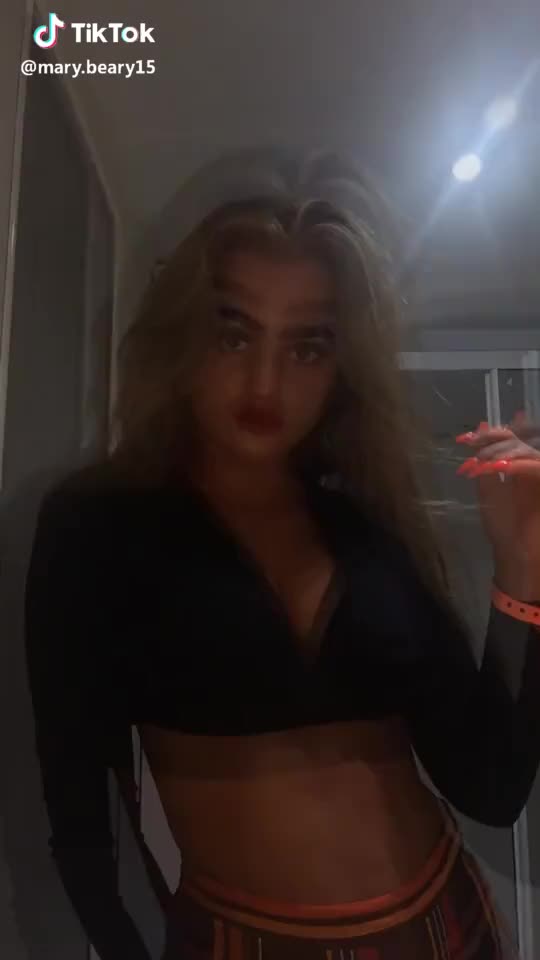 @We miss u our beautiful gal💔