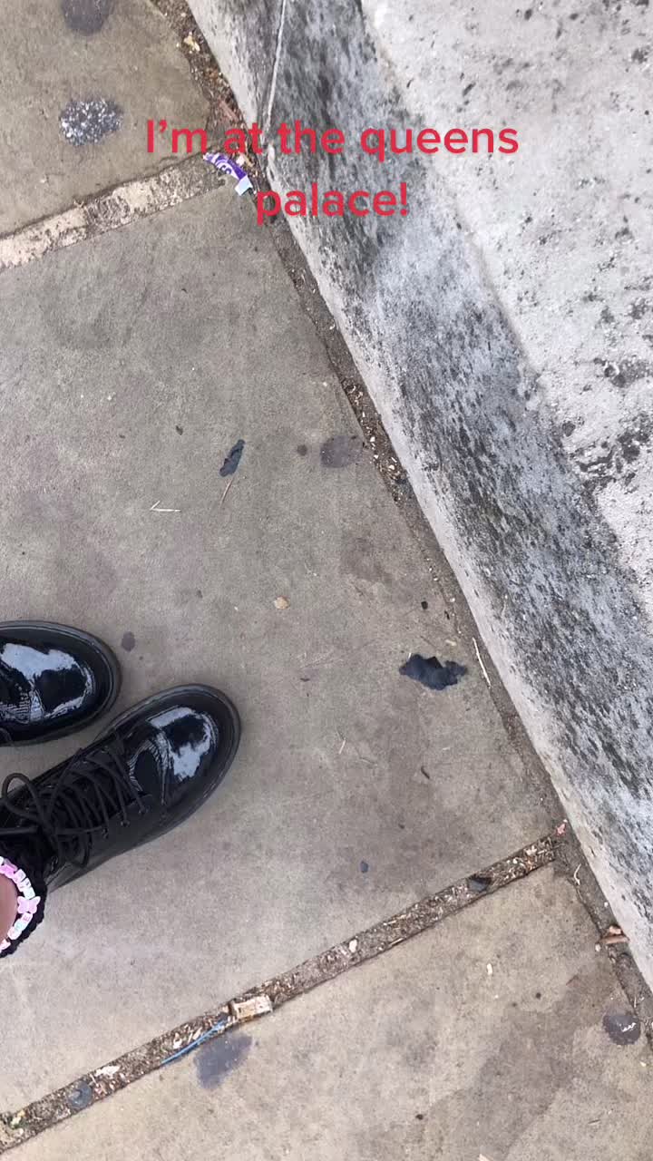 @🏴