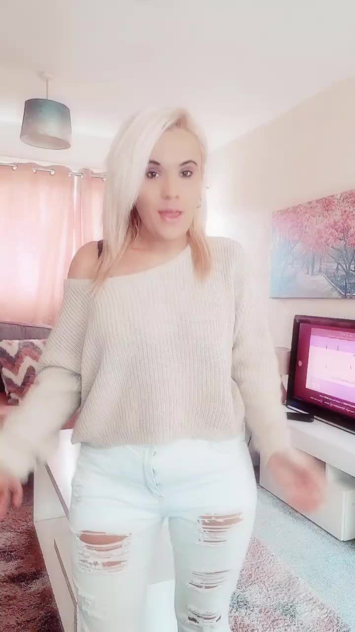 @kylalouise02