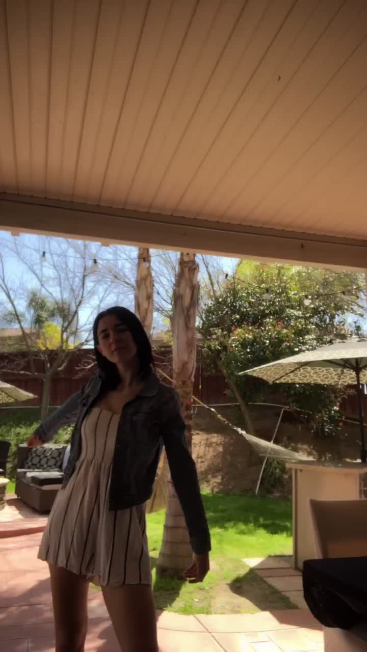 @LizzieG