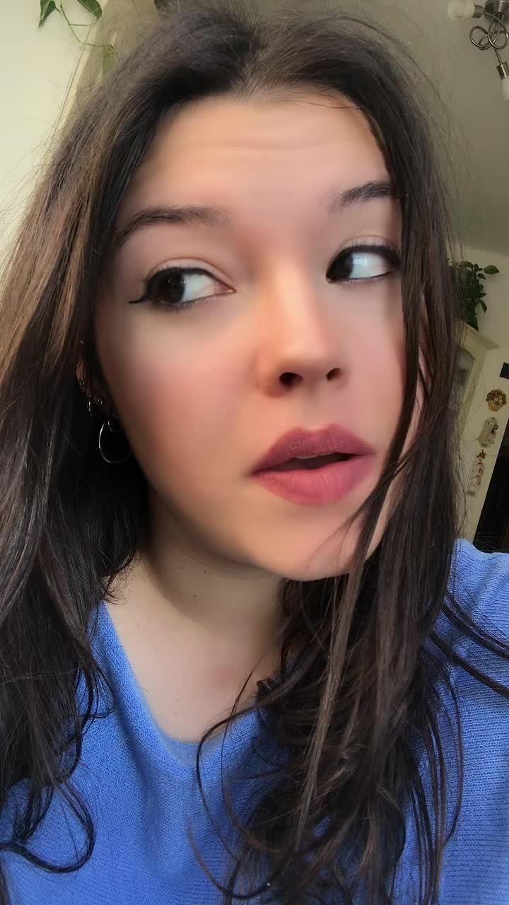@Alexa💫