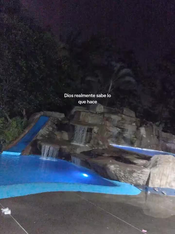 @𝓡