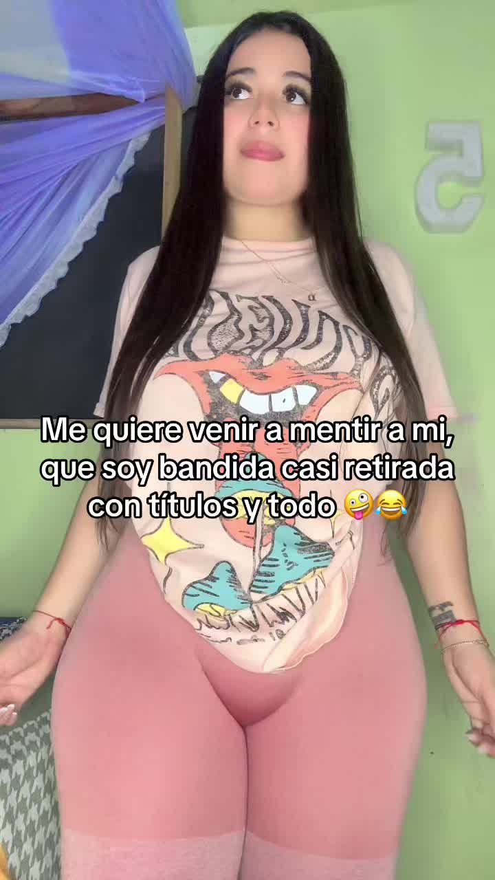 @Julissa Castro 🦍🖤🍀