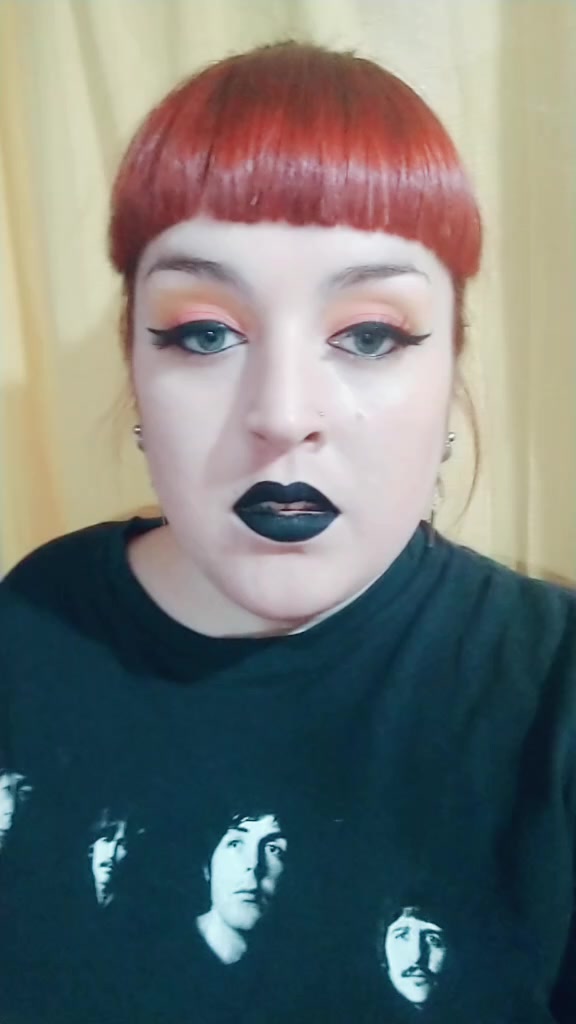 @DebiiQueen🍀