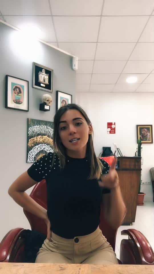 @lola_