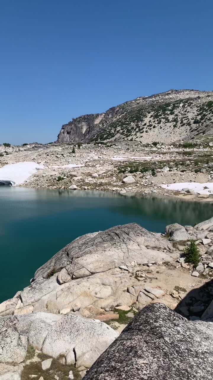 @PNW-Hikes