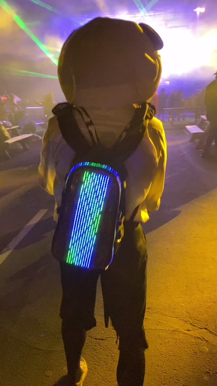 @LEDs 2 RAVE 4