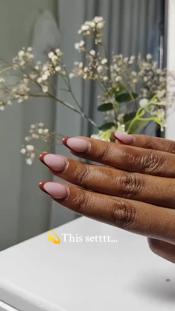 @Elegance Nails & Parlour